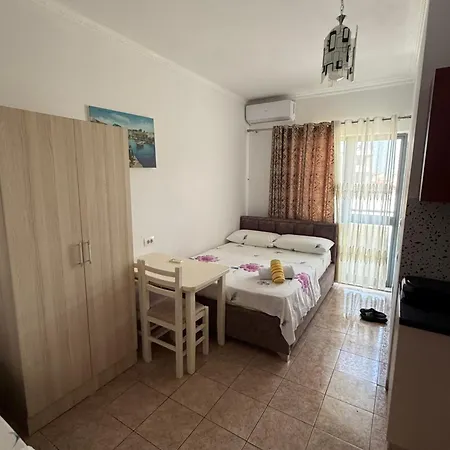 Polici Apartment *