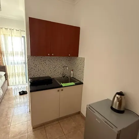 Apartment Polici *